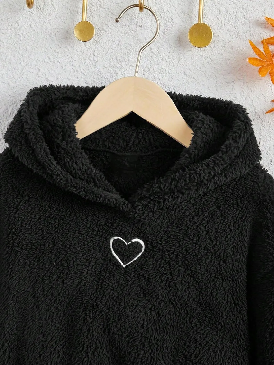 SweatyRocks Girl's Heart Print Drop Shoulder Fuzzy Fleece Sweatshirt Casual Warm Crop Hoodie Sweatshirt Top