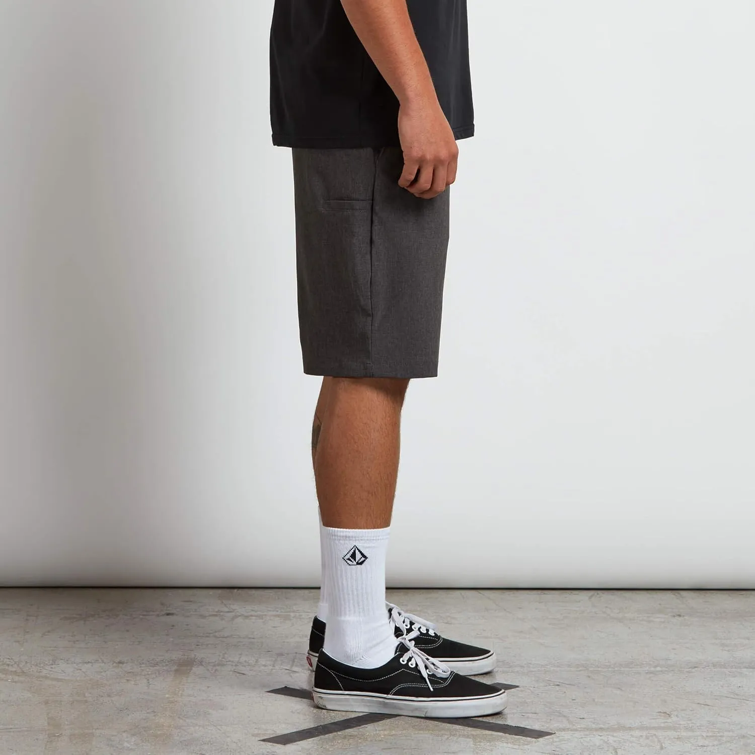 Volcom Men's Kerosene 21" Hybrid Chino Shorts