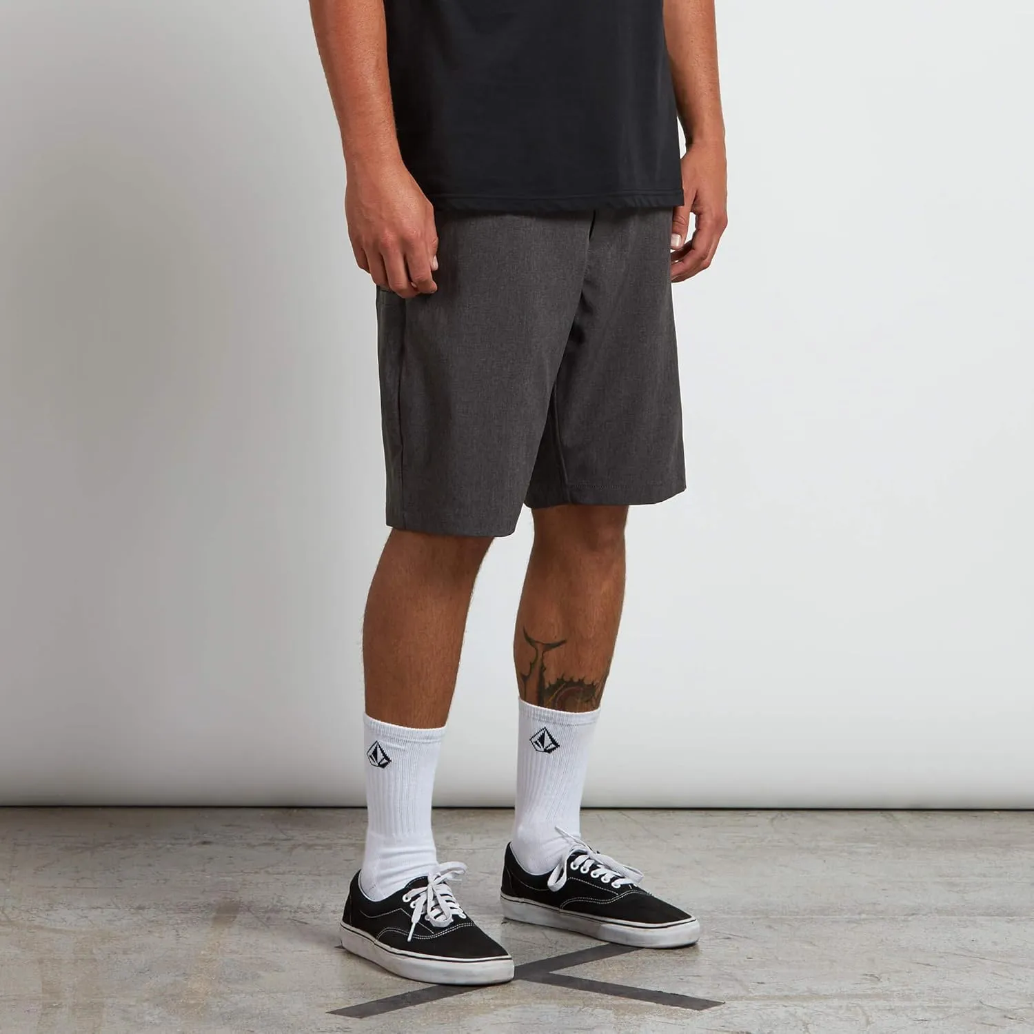 Volcom Men's Kerosene 21" Hybrid Chino Shorts