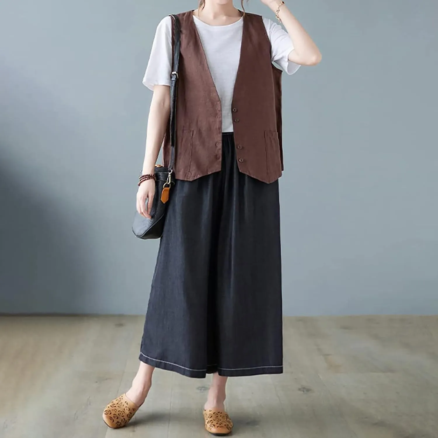 Womens Vest 2023 Summer Cotton Linen Vest Top Vintage Casual Sleeveless Button Down Jacket Loose Vests Outerwear